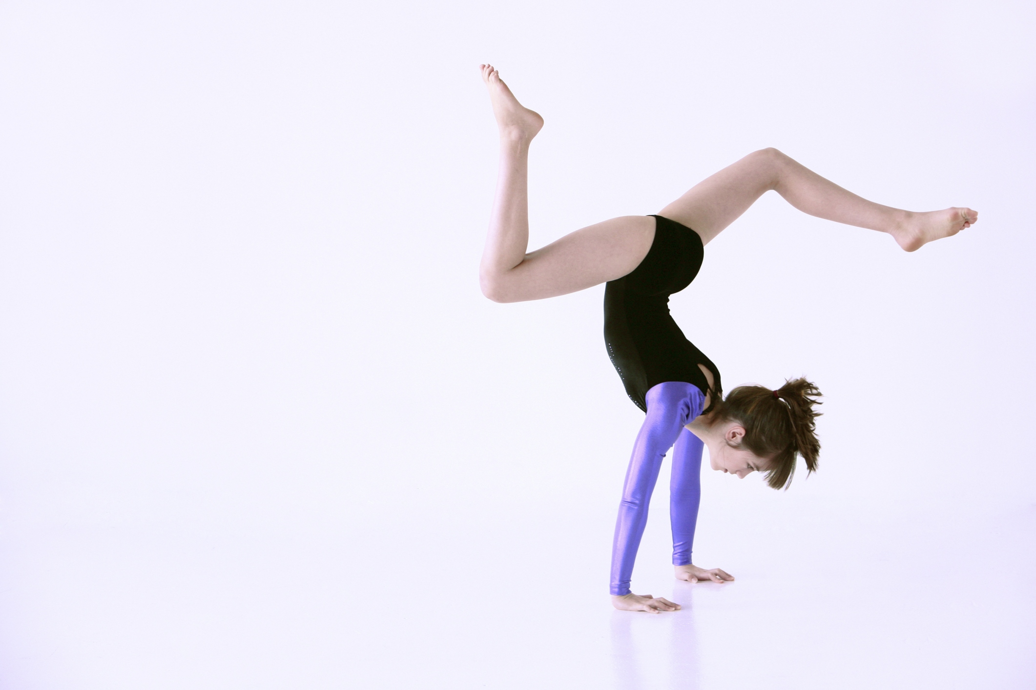 10 Easy Gymnastics Moves for Beginners to Master Fast